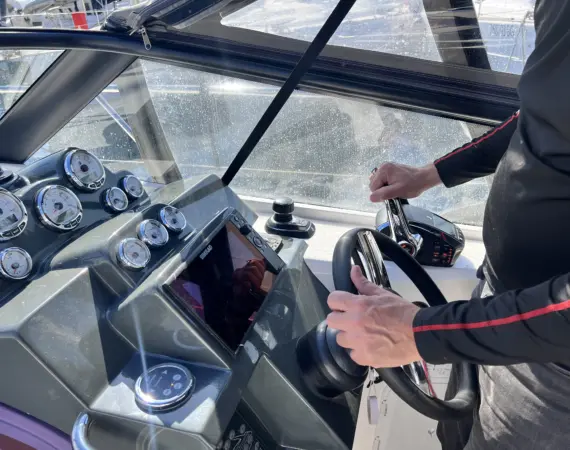 motor yacht cruise with skipper Adriatic