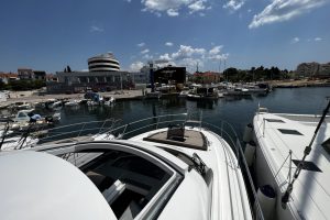 Sunbathing area at the bow of Bavaria SR36