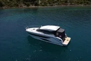 Bavaria SR38 side view modern motor yacht design