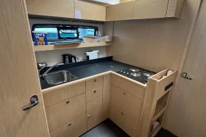 Bavaria SR41 spacious salon interior