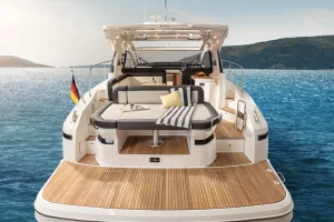Bavaria SR41 swim platform sea access