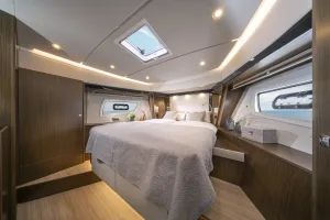 Bavaria Virtess 420 master cabin luxury comfort