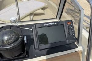 Boston Whaler 25 Outrage with Suzuki 250 HP engine